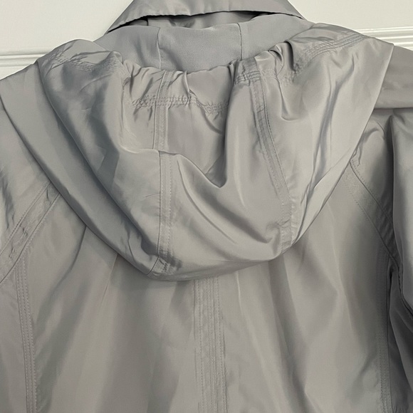 Athleta Lightweight Windbreaker/Rain Coat Gray Size Small - Picture 5 of 10